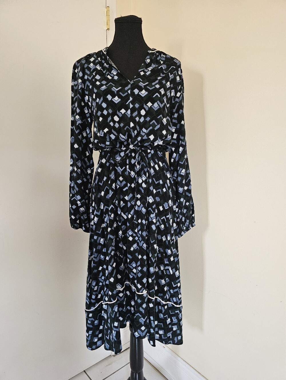MIDI DRESS-  Geometric Print With Tie Waist